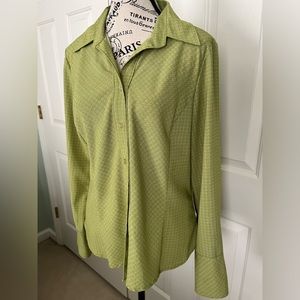 Worthington women’s stretch easy-care button down green herringbone pattern